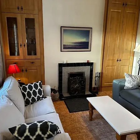 Whispering Waves - Holiday home