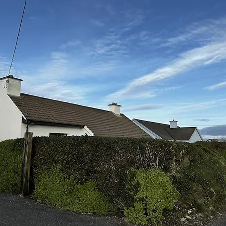 Holiday home Whispering Waves - *